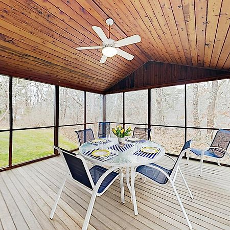 Harbor Cove Cottage Эдгартаун Экстерьер фото