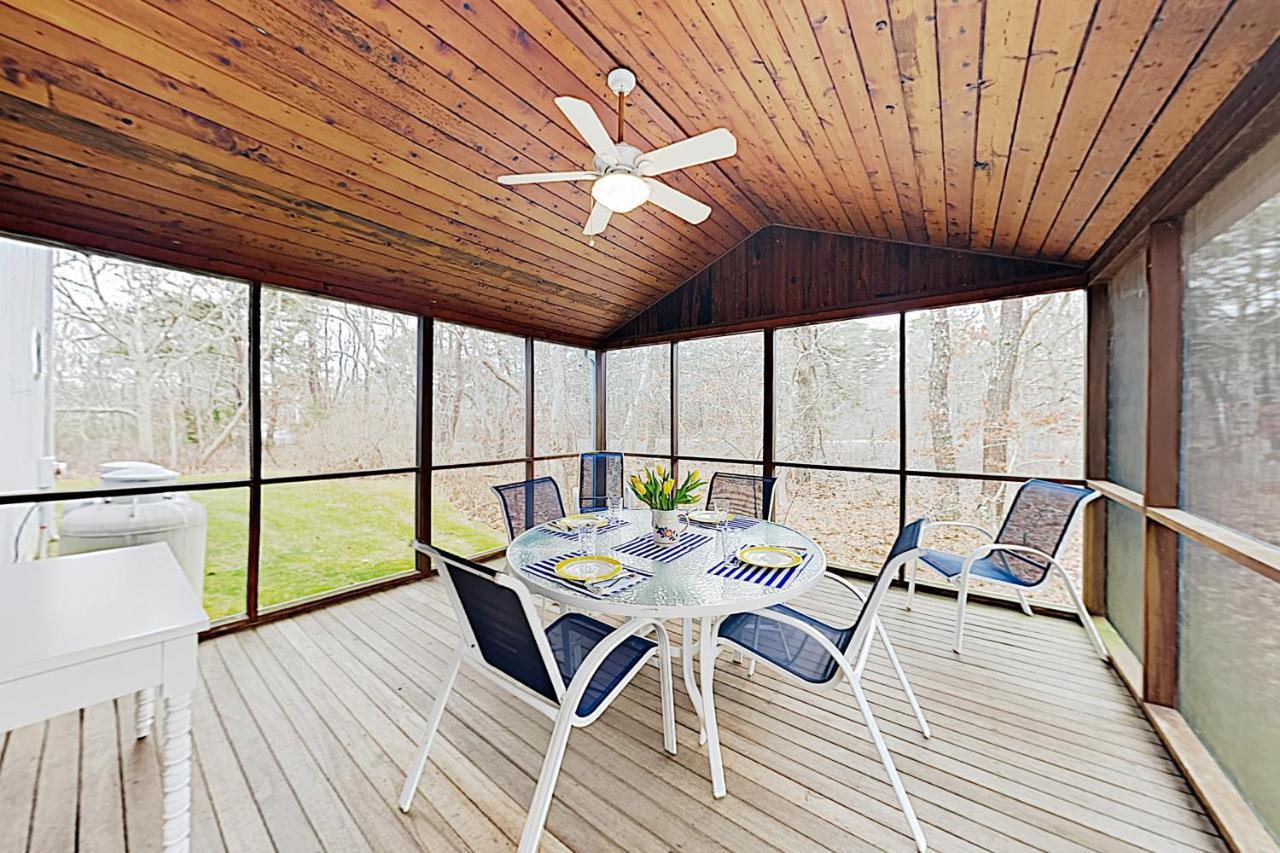 Harbor Cove Cottage Эдгартаун Экстерьер фото